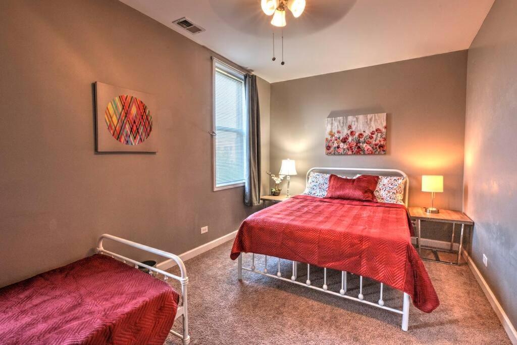 Spacious Row Home Next Transit Near Downtown W Parking Chicago Exterior foto