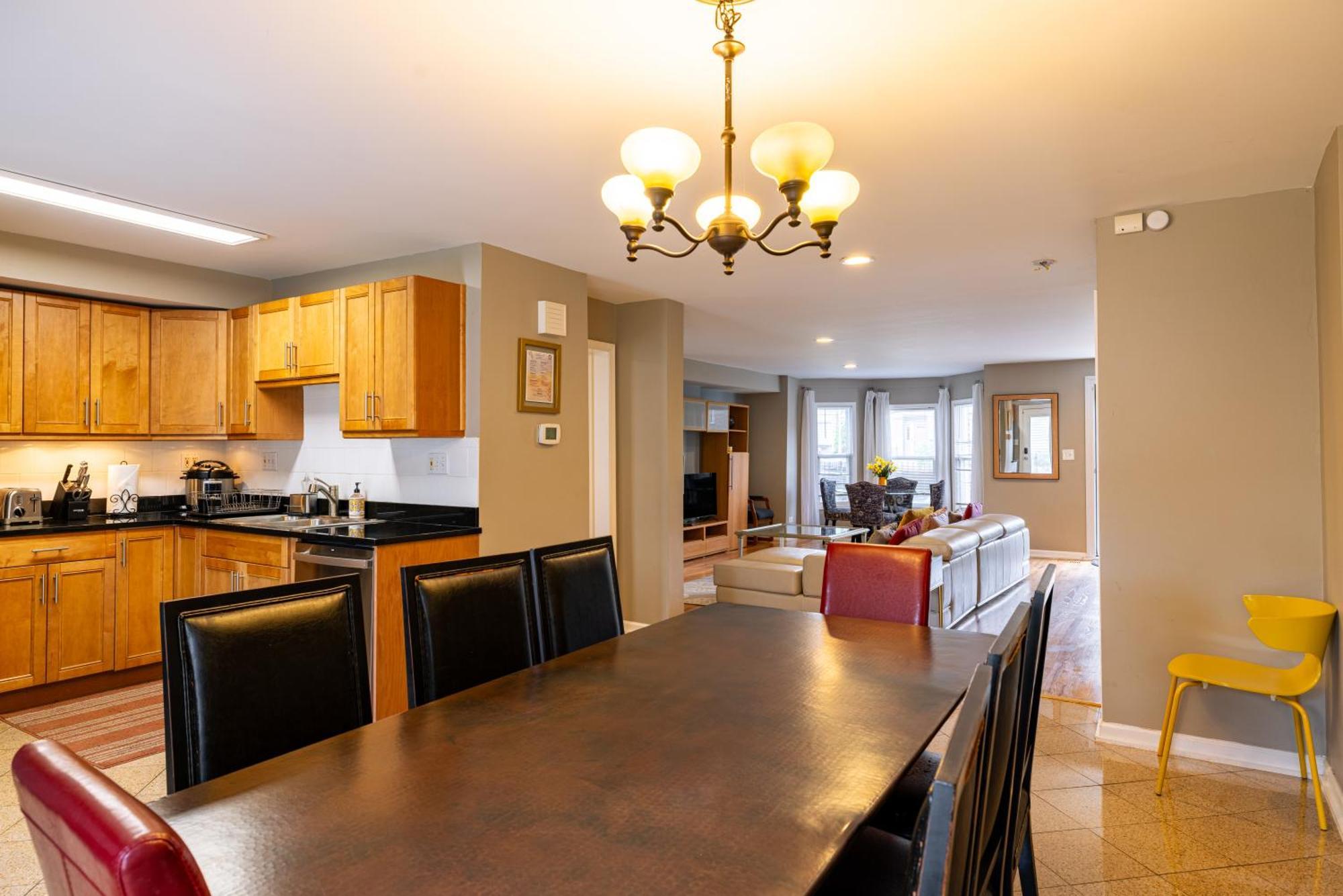 Spacious Row Home Next Transit Near Downtown W Parking Chicago Exterior foto